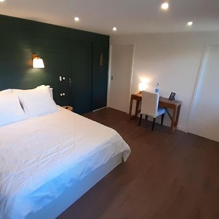 Petit Manoir Proche Dinan - Chambre D'Hotes Lanvallay Eksteriør bilde