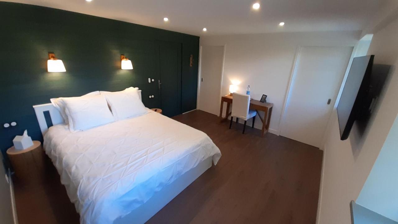 Petit Manoir Proche Dinan - Chambre D'Hotes Lanvallay Eksteriør bilde