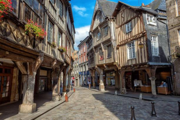 Petit Manoir Proche Dinan - Chambre D'Hotes Lanvallay Eksteriør bilde